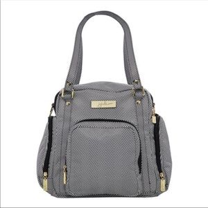 Ju-Ju-Be Be Supplied in The Queen of the Nile